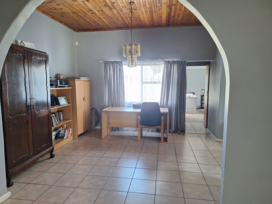 To Let 5 Bedroom Property for Rent in Retief Eastern Cape